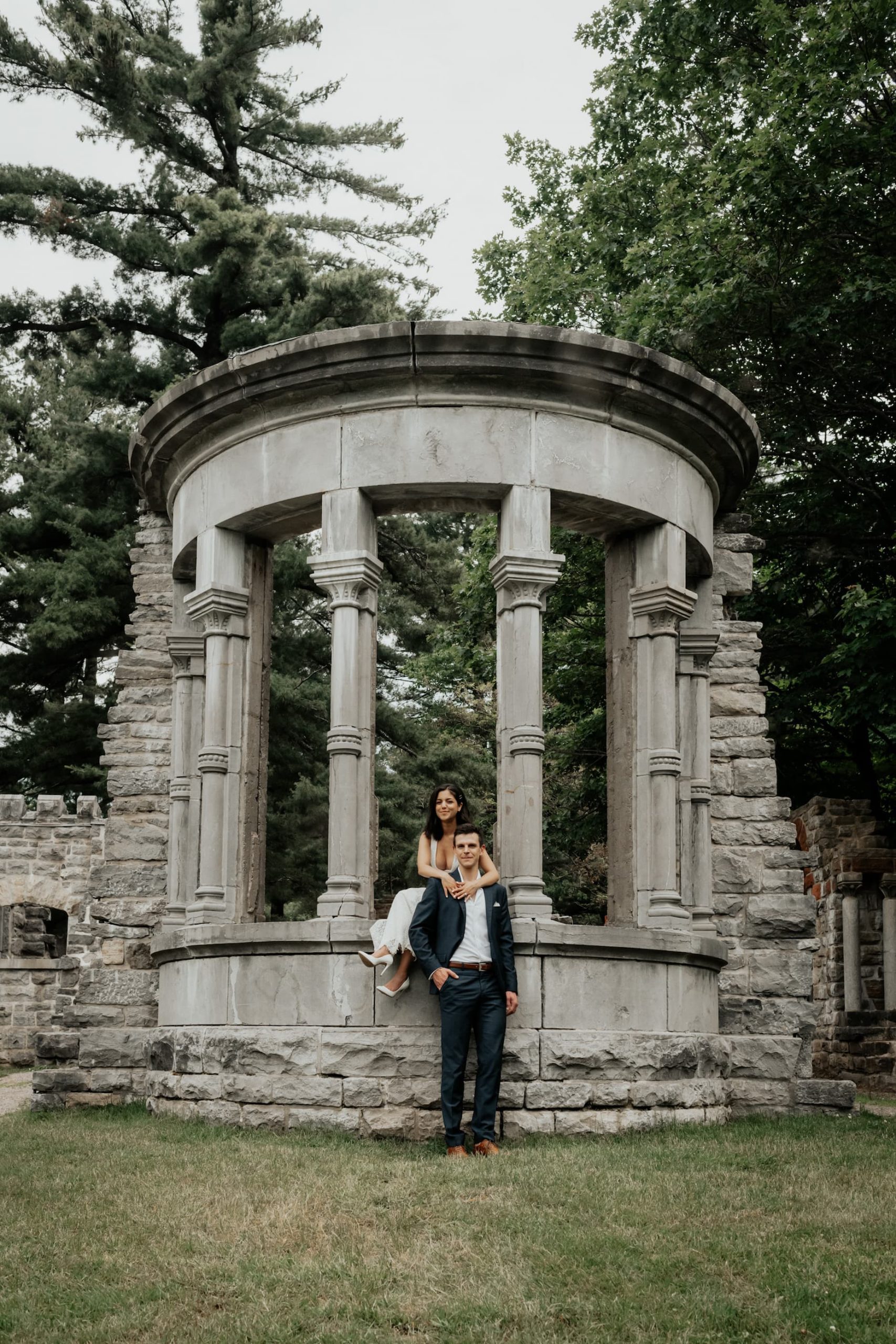 Wedding Photoshoot at the MacKenzie Estate Abbey Ruins ,in Gatineau, Québec