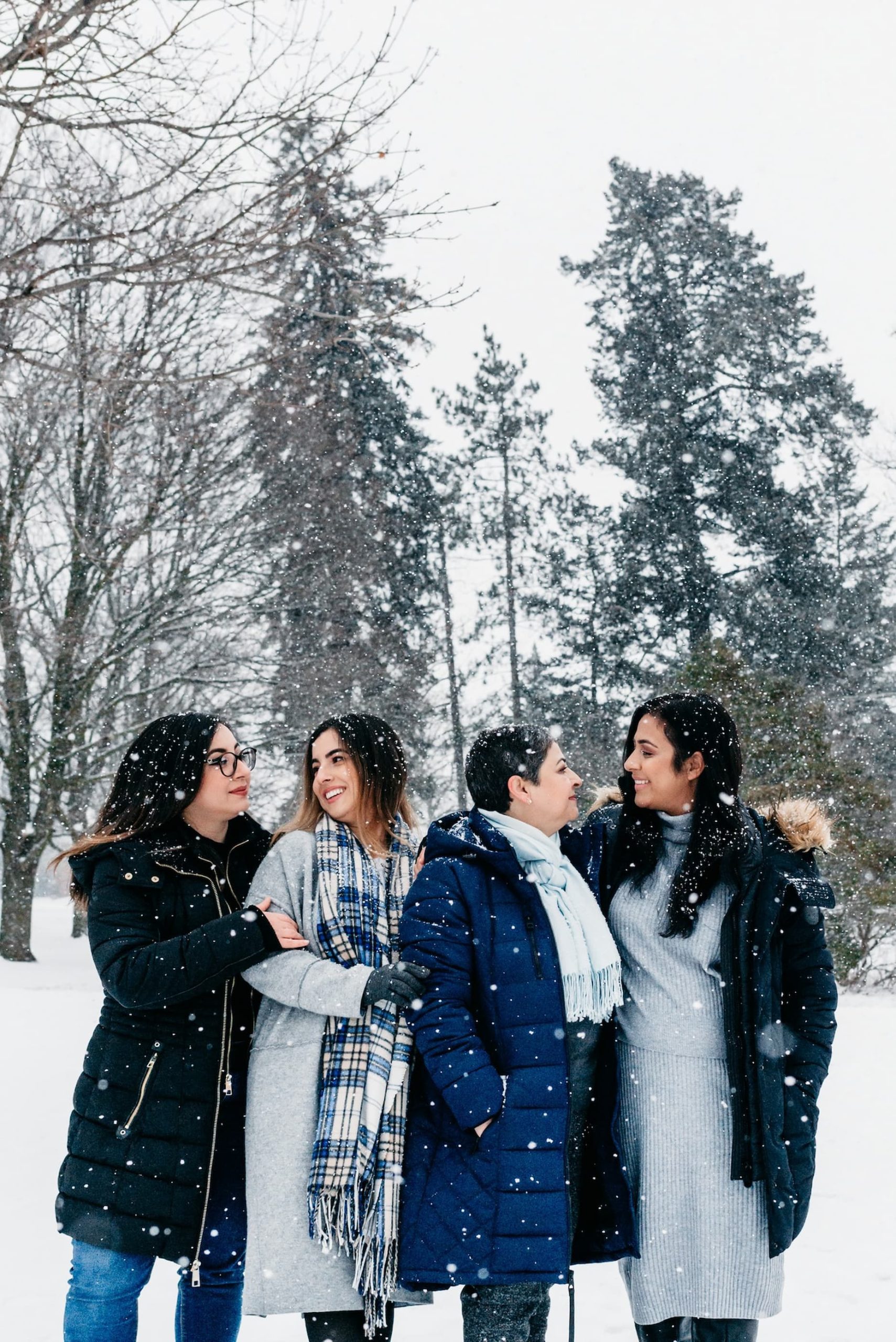 Winter Family Photoshoot at the Experimental Farm in Ottawa